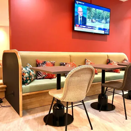 Ibis Styles Отель Антиб