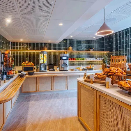 Ibis Styles Антиб